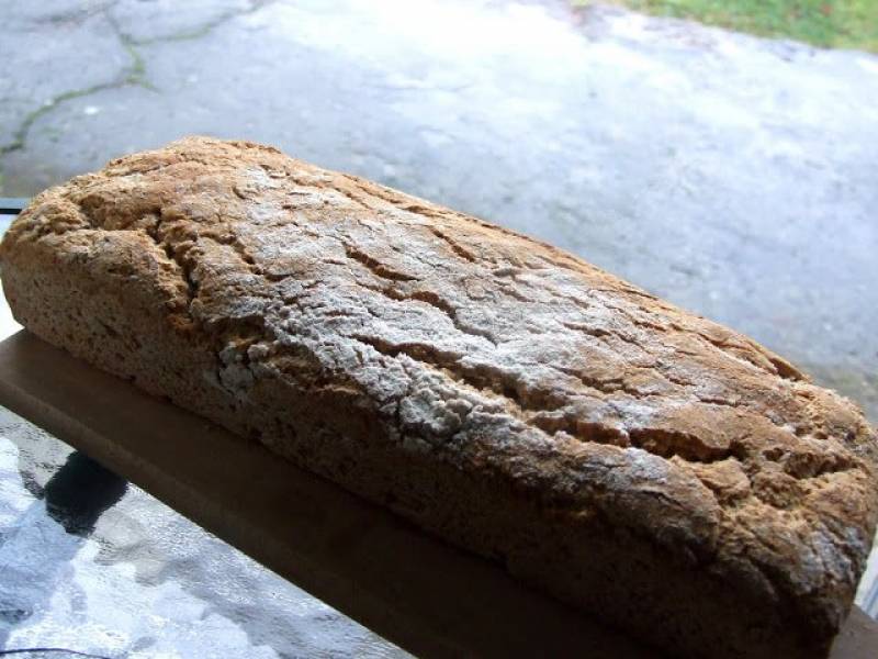 Chleb z mąki pełnoziarnistej