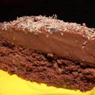 Ciasto bezowe z orzechami i czekoladą