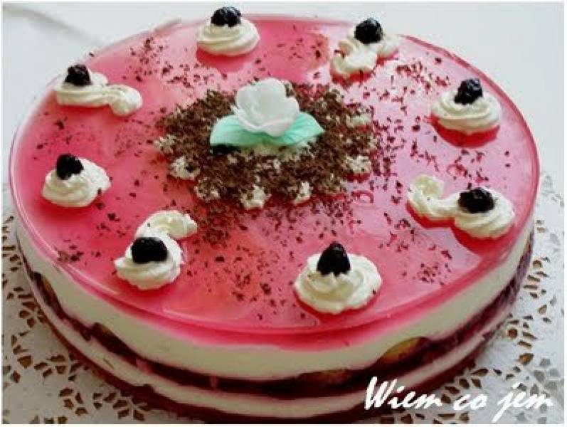 Tort jogurtowo-wiśniowy