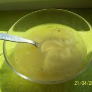 Zupa cebulowa z groszkiem ptysiowym