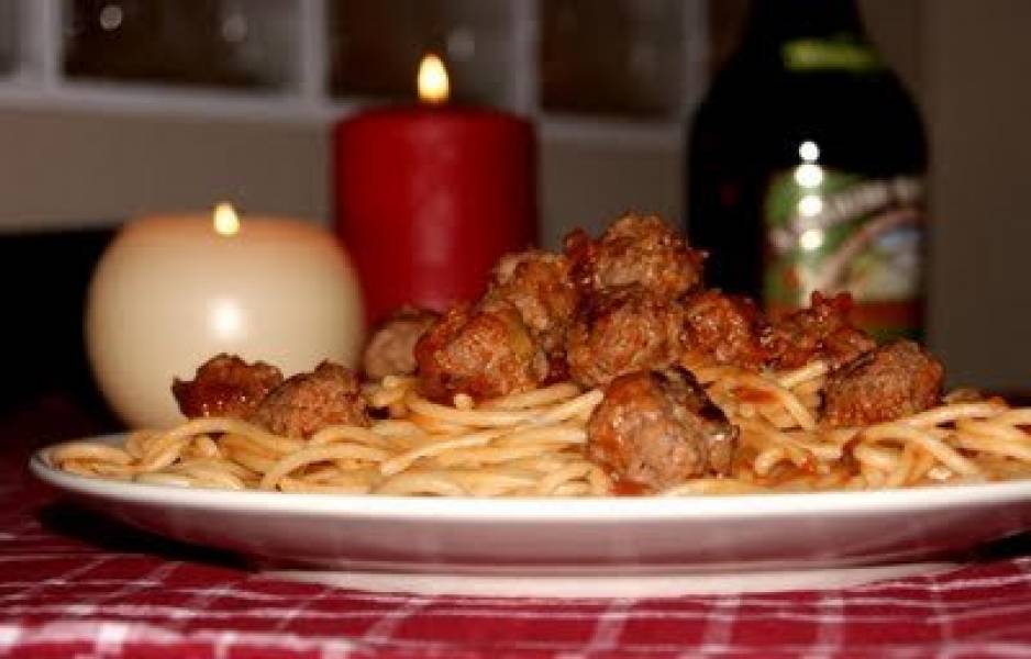 Spaghetii z klopsikami a la Zakochany Kundel