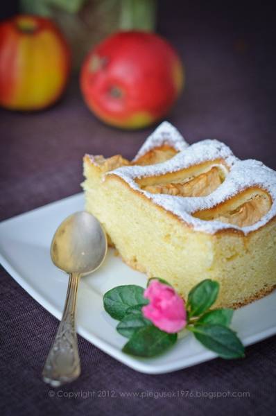 Ciasto drożdżowe z jabłkami