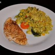 Kurczak na parze i ryż z warzywami