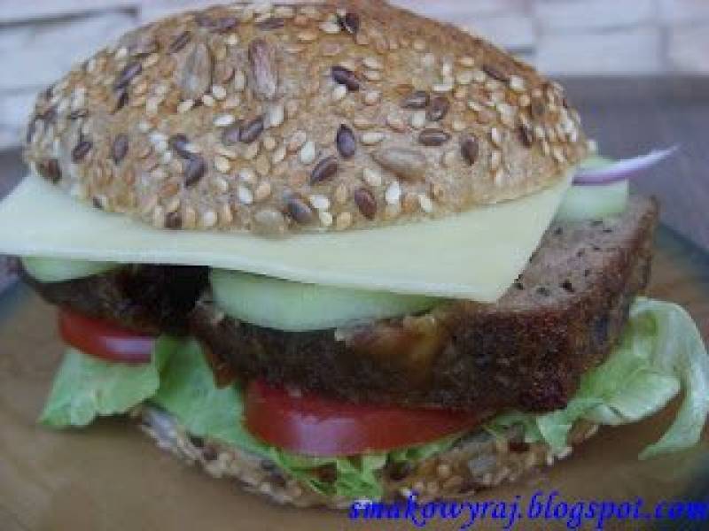Paszteto - burger, czyli burger z pasztetem i ekstra dodatkami :)