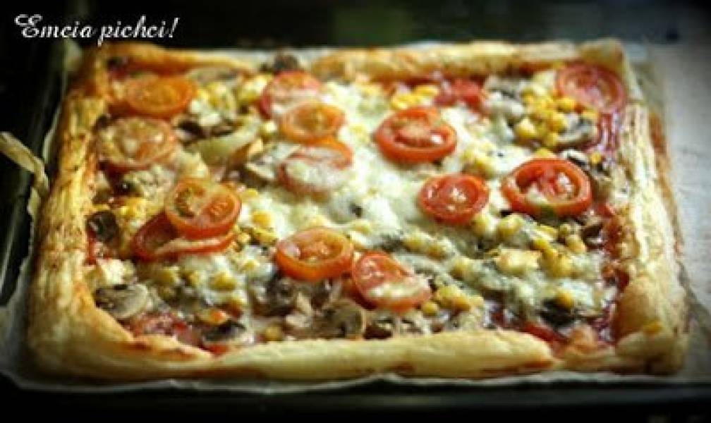 Pizza na cieście francuskim