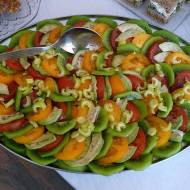 Sałatka z pomidorami, kiwi i awokado