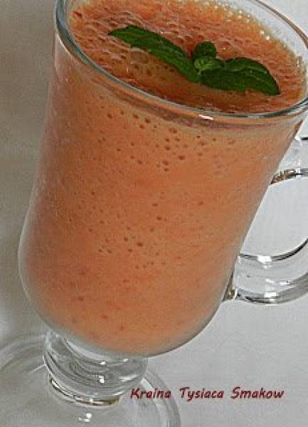Smoothie morelowo-truskawkowy, czyli dietetyczny koktajl na śniadanie lub deser