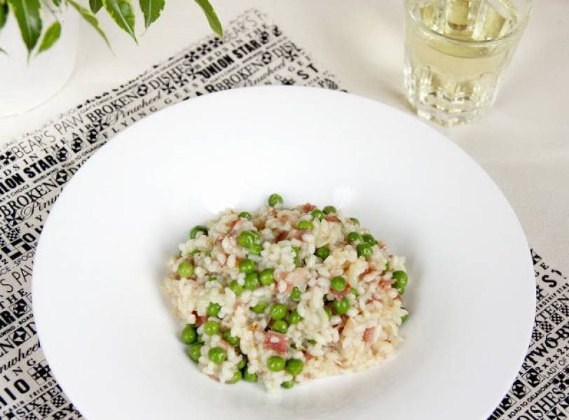 Risotto z pancettą i zielonym groszkiem