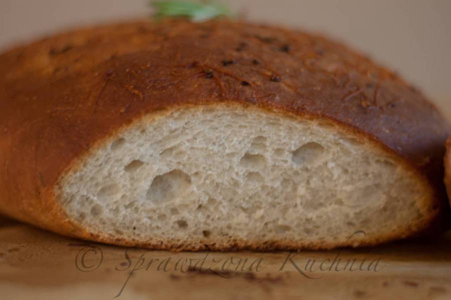 Chleb z rozmarynem