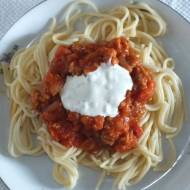 Spaghetti z kurczakiem w pomidorach z rozmarynem