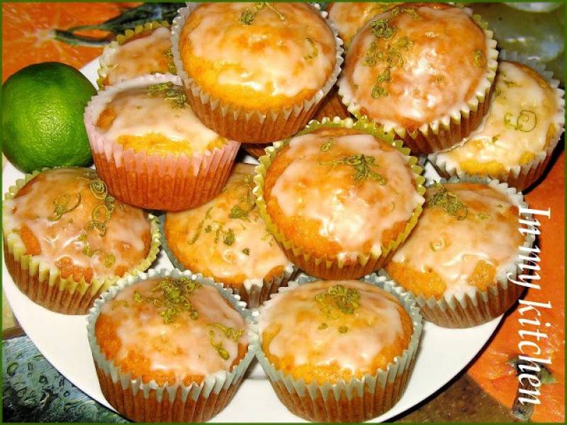 Muffinki kokosowo-rumowe z lukrem limonkowym