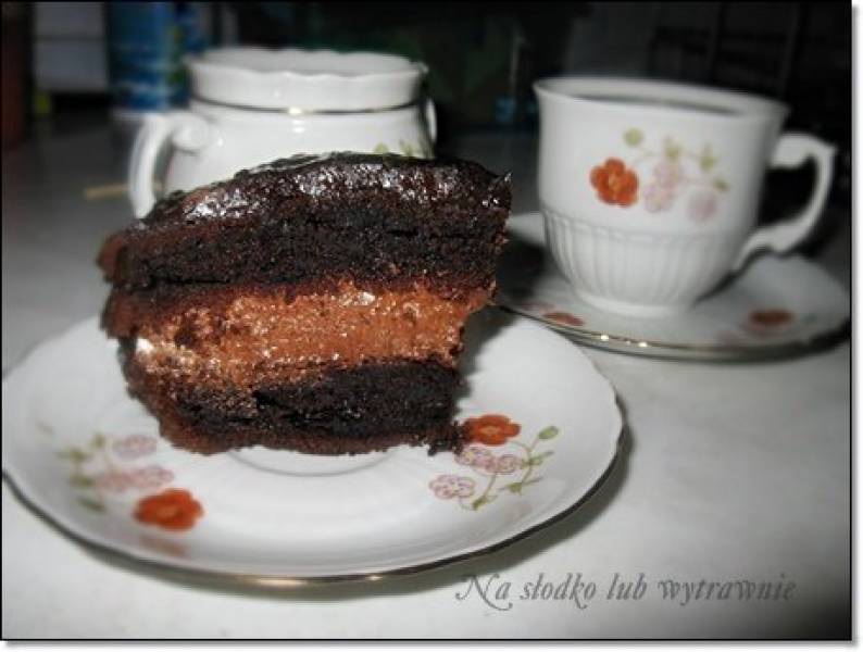 Czekoladowe ciasto z czekoladowym kremem