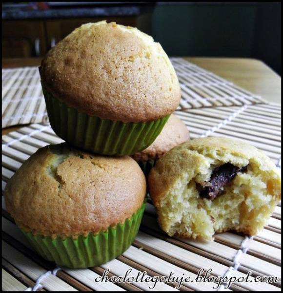 Muffinki z budyniem i czekoladą