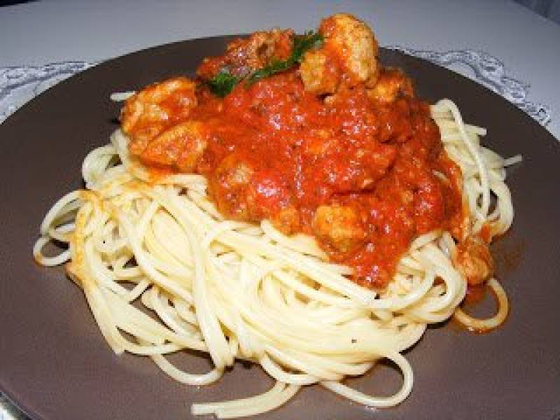 Spaghetti w pomidorowym sosie... Mediolańskim...