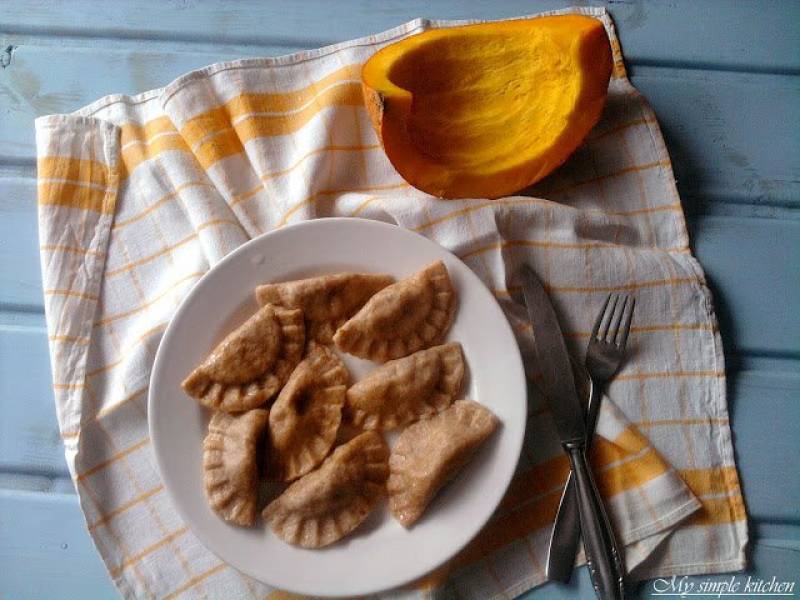 Wyróżnienia. I pierogi z dynią, orzechami i cebulką