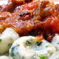 OBIAD ROKU: kluseczki ziemniaczane ze szpinakiem + polędwica wołowa w pikantnym sosie pomidorowym