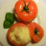 Faszerowane pomidory zapiekane pod mozzarellą