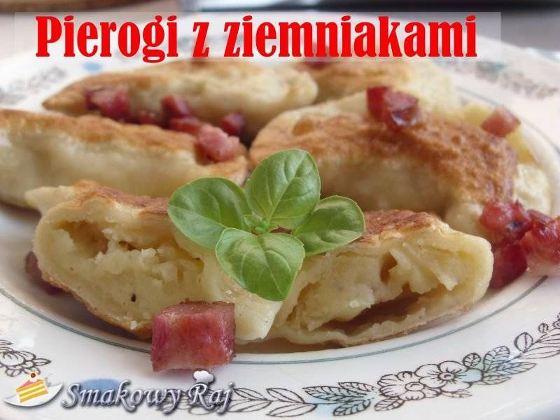 Pierogi z nadzieniem ziemniaczanym, gotowane i pieczone