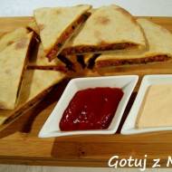 Quesadillas ze szpinakiem, indykiem i pomidorami