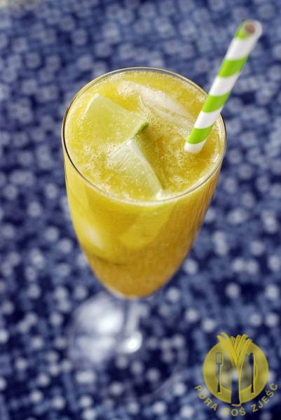 Mocktail orzeźwiający z mango i ogórkiem