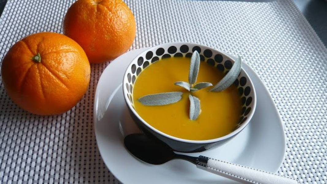 Zupa krem z marchewki,mleka kokosowego i soku z pomarańczy