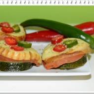 C - Oscypek na cukini z pomidorem i peperoni