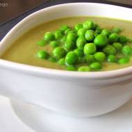 Zupa z zielonego groszku i sera pleśniowego