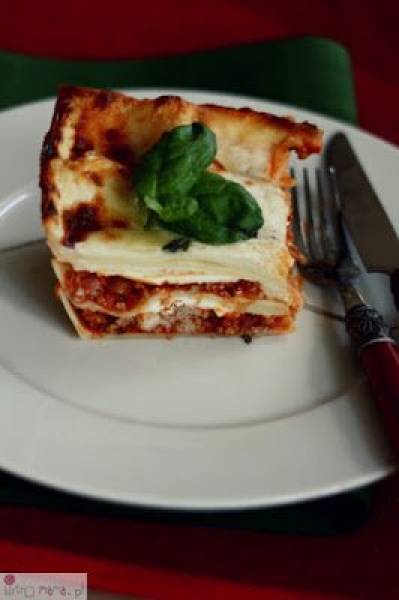 Lasagne z mięsem mielonym i trzema serami