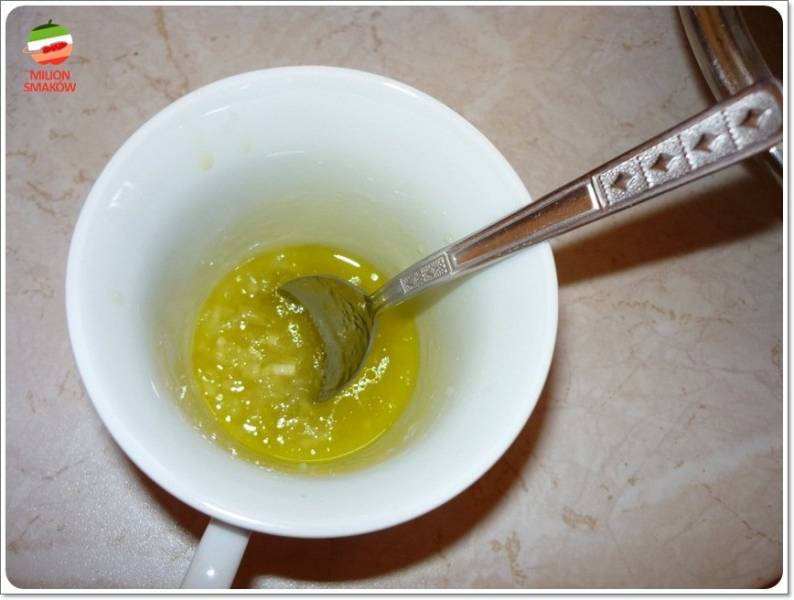 Sos czosnkowy z oliwy