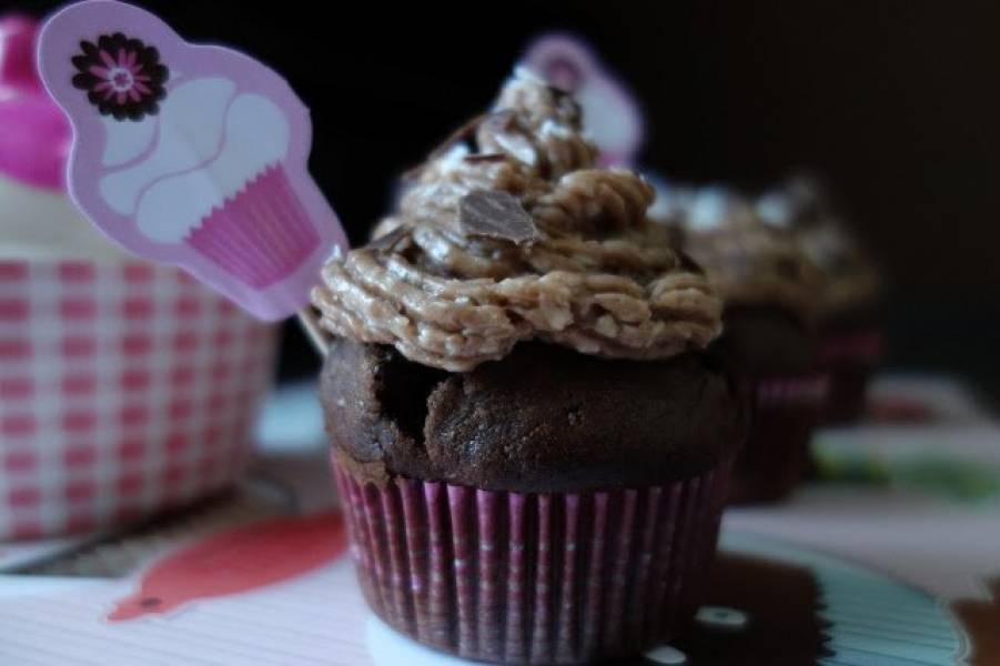 Światowy Dzień Pieczenia - Kokosowo-czekoladowe babeczki typu „cupcake”