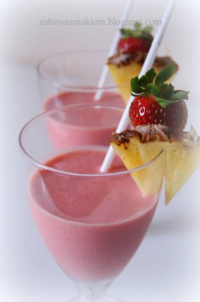 Smoothie truskawkowo - ananasowe