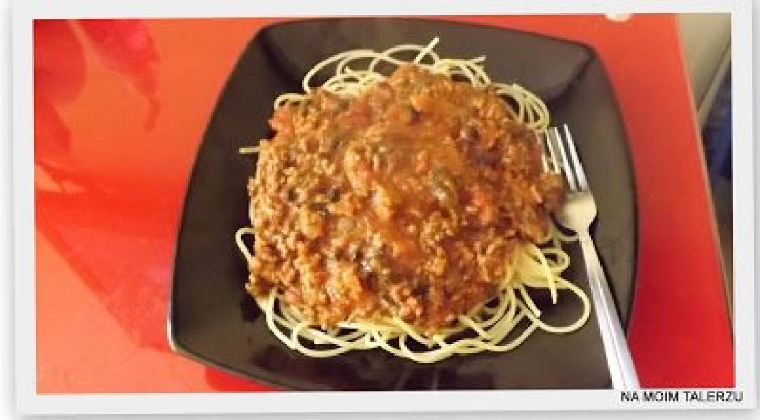 Makaron w sosie pomidorowym ala spaghetti