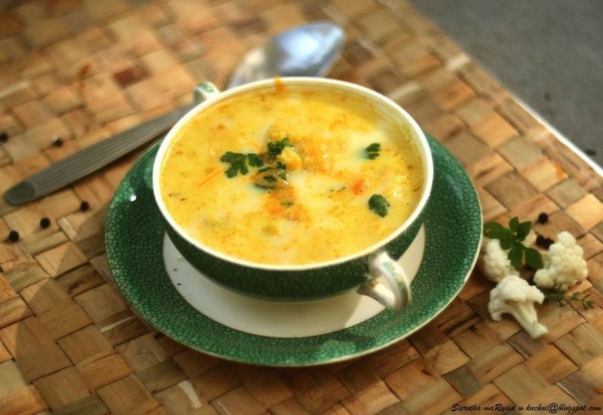 Zupa kalafiorowa delikatnie orientalna