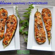 Pyszny baklazan zapiekany z ziolami i pomidorami z piekarnika - 