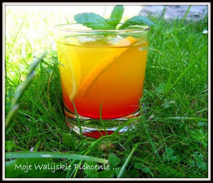 TĘCZOWY DRINK Z FRUGO