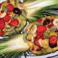 Sałatka owocowa w ananasie