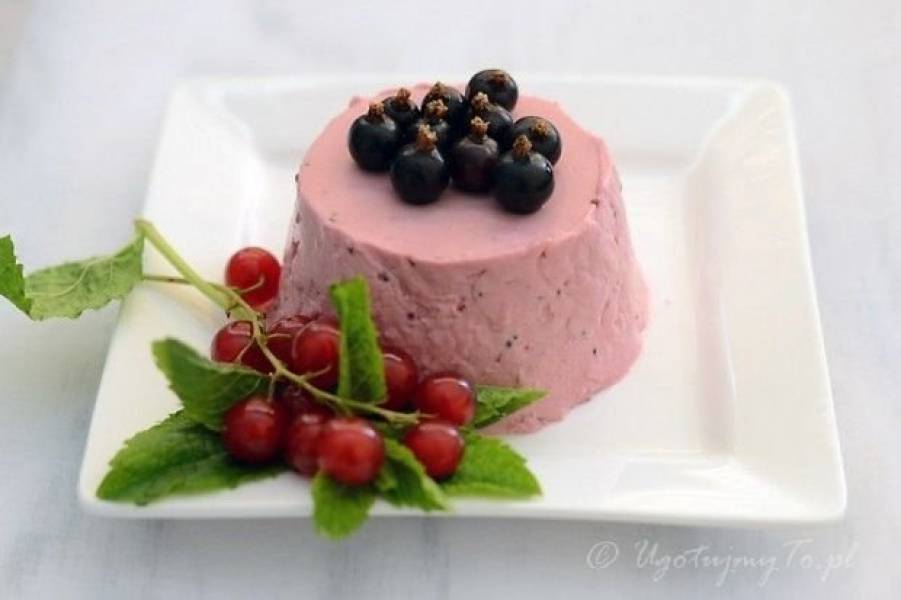 Panna cotta porzeczkowa