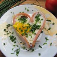 Serce na... talerzu - jajecznica w parówce