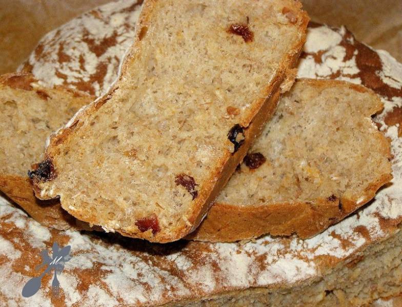 Chleb pszenno-żytni z musli