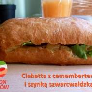 Ciabatta z serem camembert i szynką szwarcwaldzką