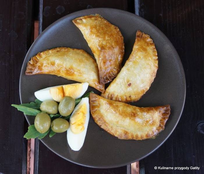 Empanadillas con pisto y atun, czyli pierożki z tuńczykiem i warzywami