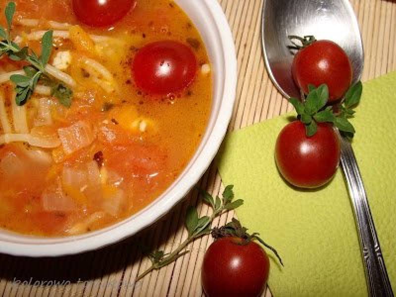 Zupa prawdziwie pomidorowa z mozzarellą