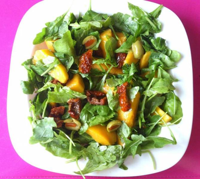 Sałatka z mango- prosta i aromatyczna