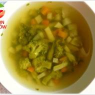 Zupa jarzynowa z brokułami