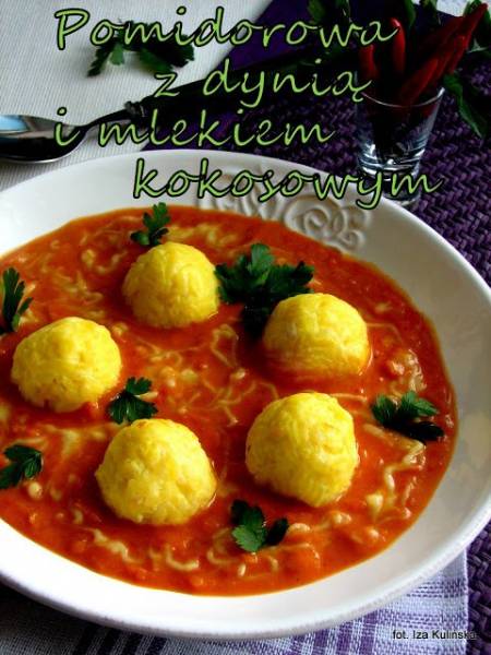 Pomidorowa z curry, dynią i kulkami ryżowymi