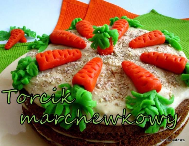 Torcik marchewkowy  i urodziny Chrupka !