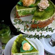 Sernik z herbatą matcha