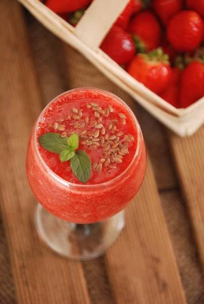 Smoothie truskawkowe z siemieniem lnianym