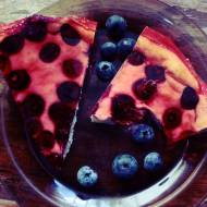 Niskokaloryczny serniczek - ciasto twarogowe z owocami (bez mąki, ok. 116 kcal/100g)