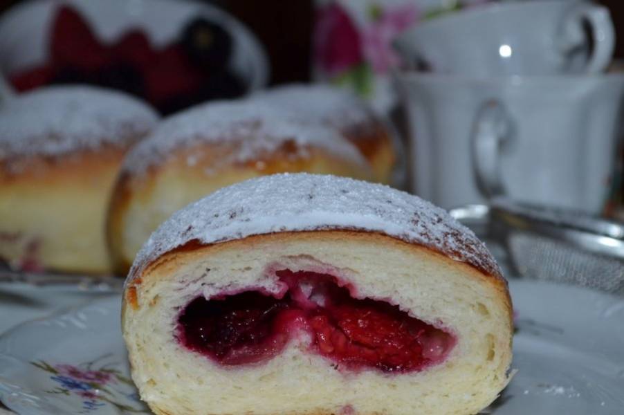 Bułeczki z jeżynami i malinami